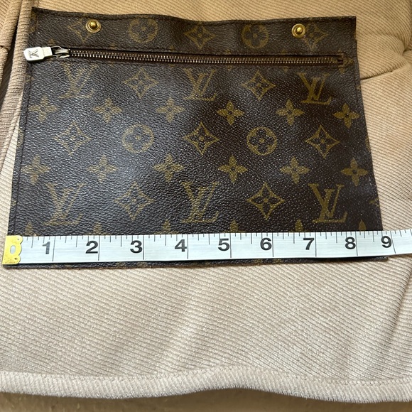 Louis Vuitton Randonee Monogram Canvas Pouch - Picture 2 of 10